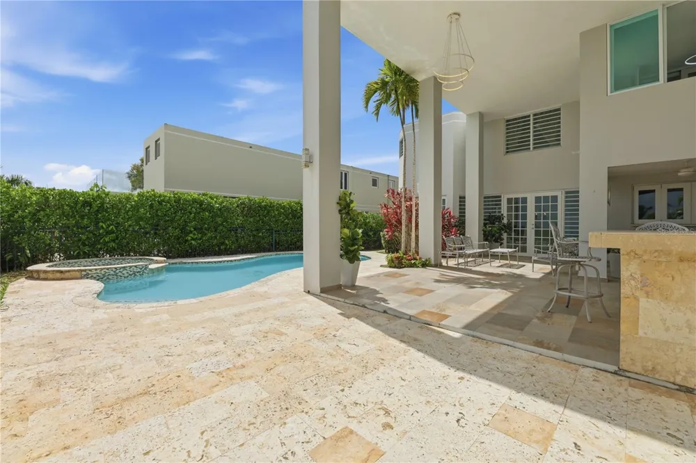 97 CALLE PITIRRE MONTEHIEDRAS San Juan, PR 00926
