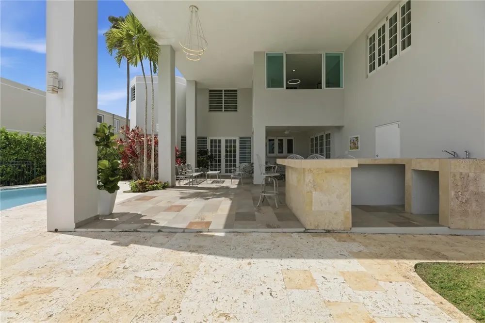 97 CALLE PITIRRE MONTEHIEDRAS San Juan, PR 00926