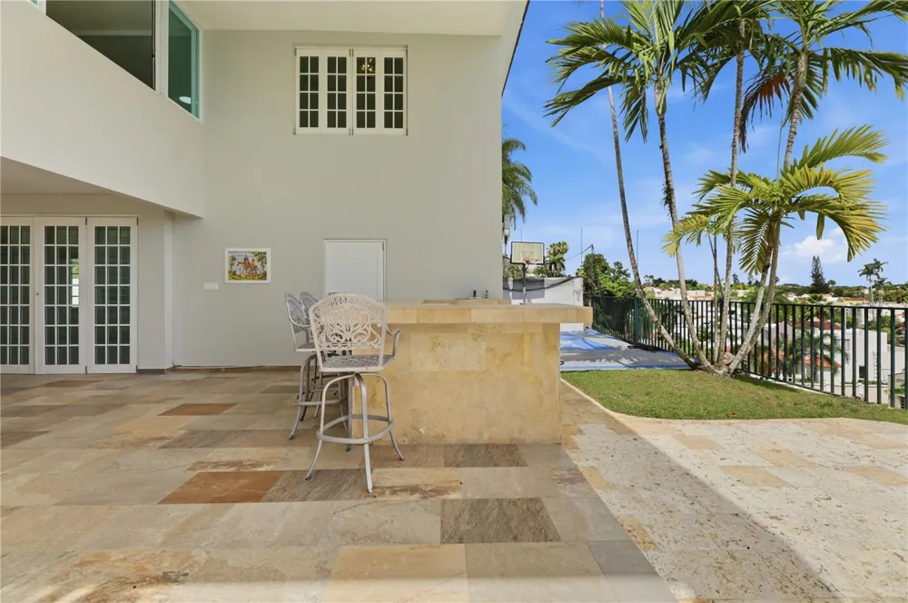 97 CALLE PITIRRE MONTEHIEDRAS San Juan, PR 00926