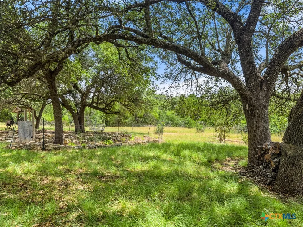 428 Summit Spring Lane Johnson City, TX 78636