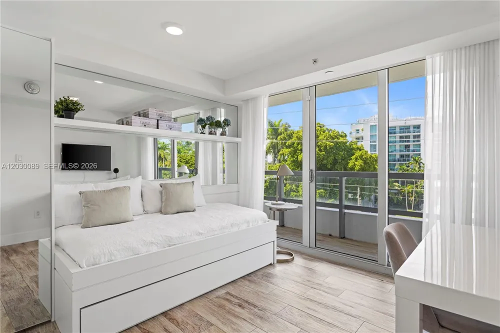 9261 E Bay Harbor Dr #407 Bay Harbor Islands, FL 33154