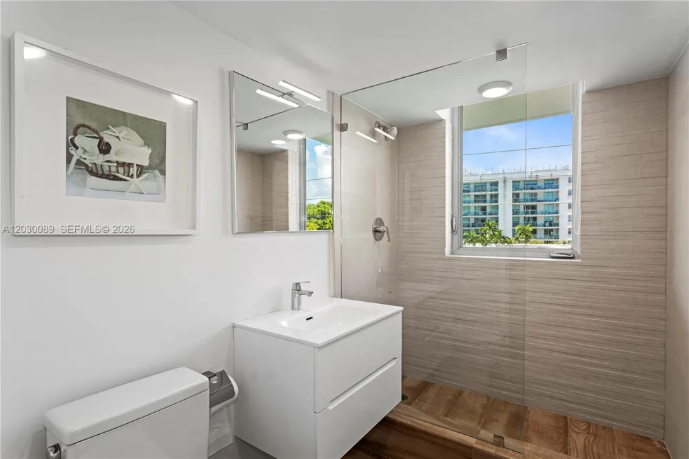 9261 E Bay Harbor Dr #407 Bay Harbor Islands, FL 33154