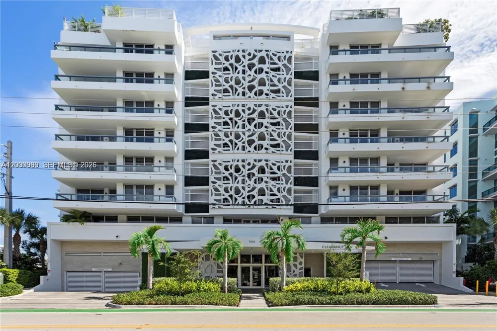 9261 E Bay Harbor Dr #407 Bay Harbor Islands, FL 33154