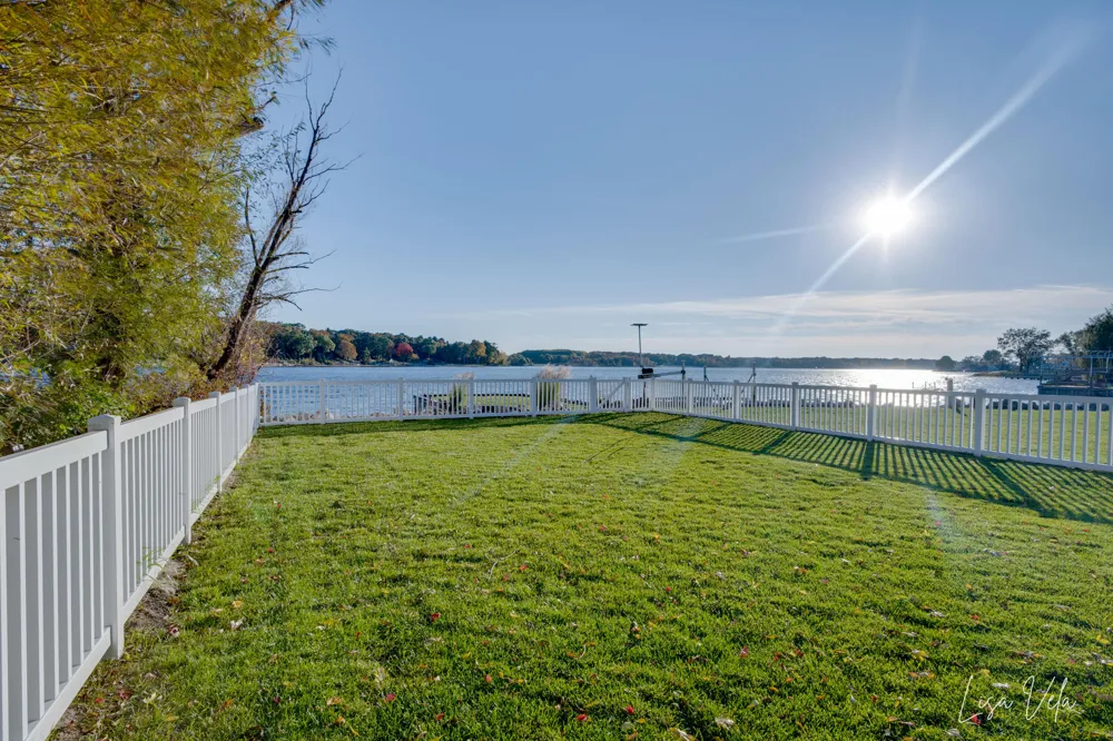 447 Lakeshore Boulevard Norton Shores City, MI 49444