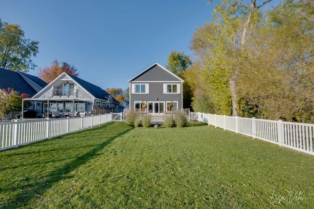 447 Lakeshore Boulevard Norton Shores City, MI 49444