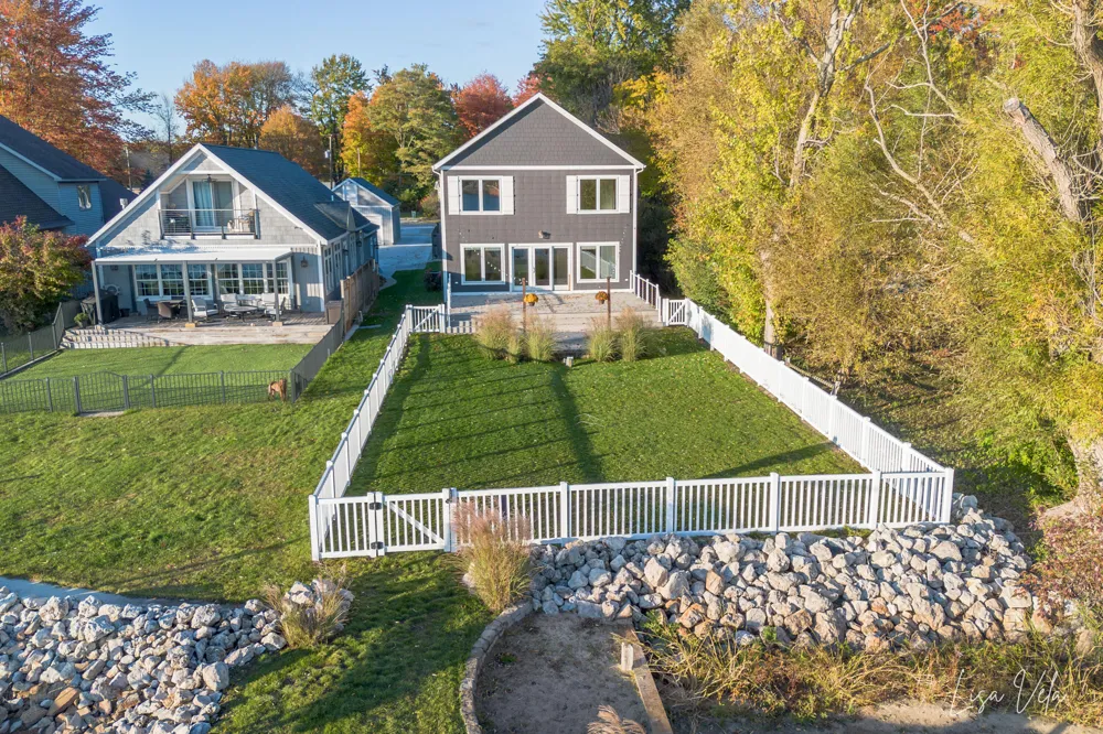 447 Lakeshore Boulevard Norton Shores City, MI 49444
