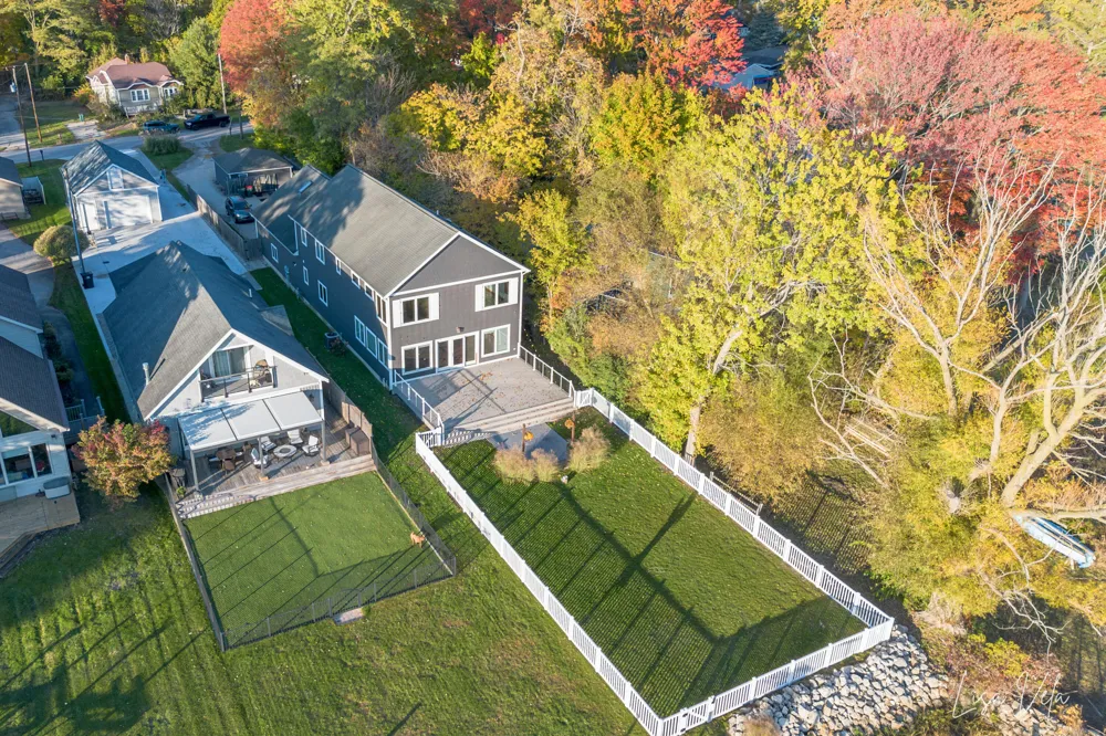 447 Lakeshore Boulevard Norton Shores City, MI 49444