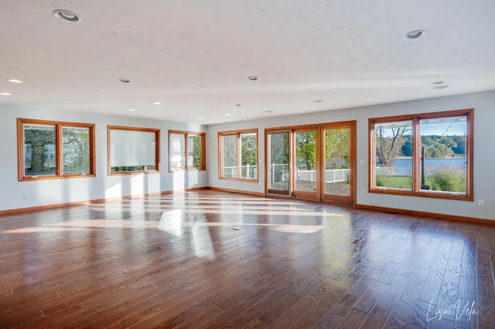 447 Lakeshore Boulevard Norton Shores City, MI 49444