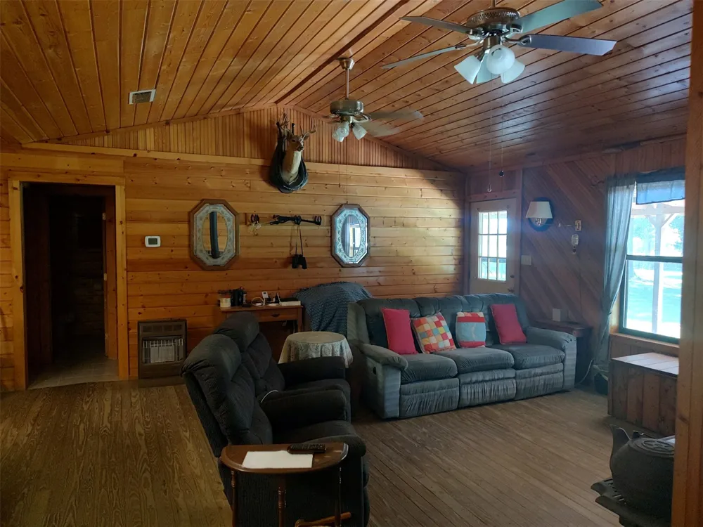 1061 CR 1807 3 ACRES Yantis, TX 75497