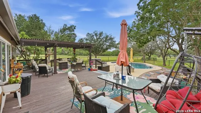 3833 County Road 2880 Bigfoot, TX 78005