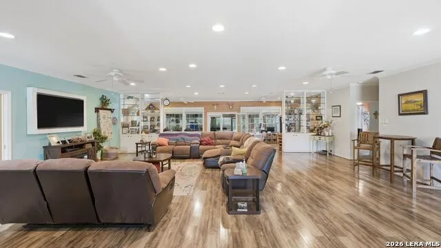 3833 County Road 2880 Bigfoot, TX 78005