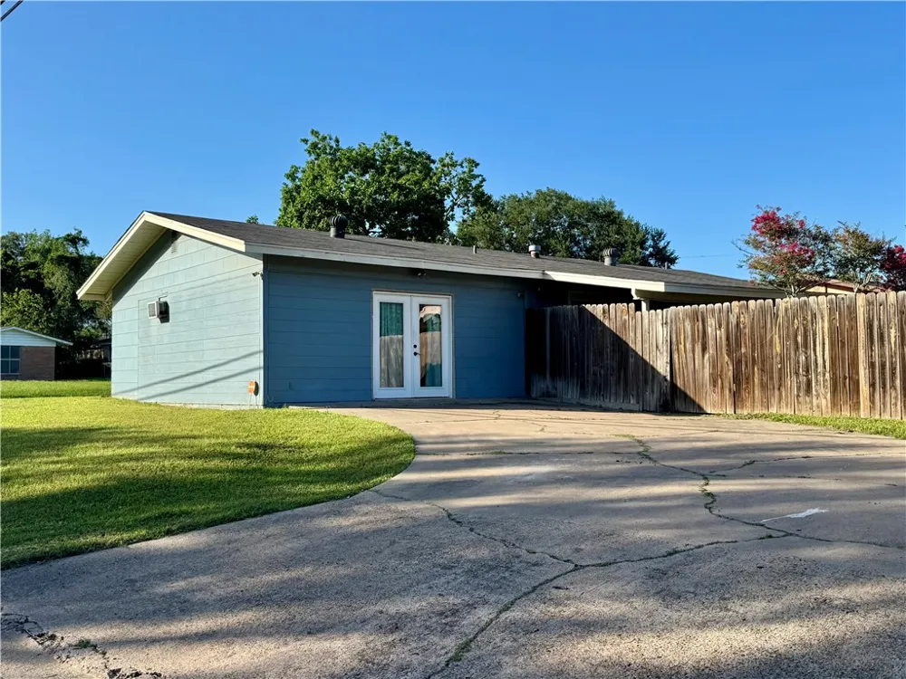 1000 E Toledo Street Beeville, TX 78102