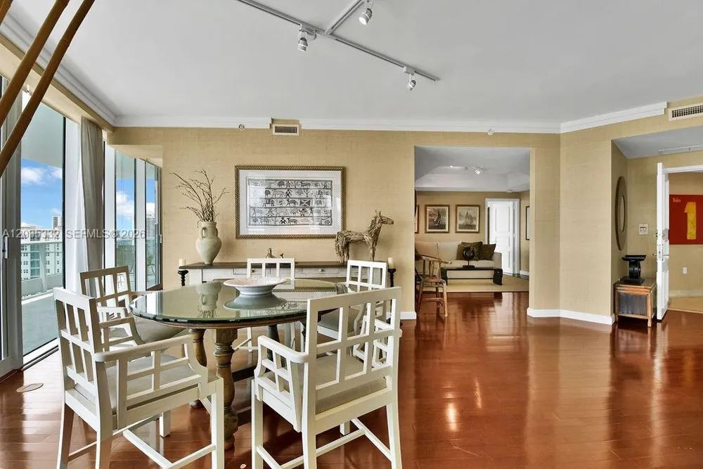 19955 NE 38th Ct #1701 Aventura, FL 33180