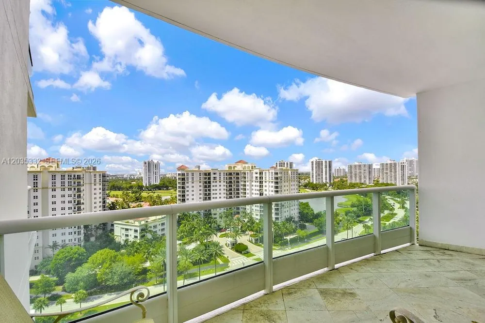 19955 NE 38th Ct #1701 Aventura, FL 33180