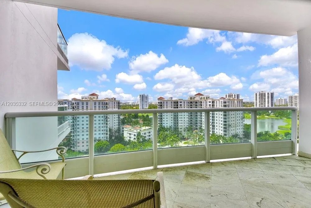 19955 NE 38th Ct #1701 Aventura, FL 33180