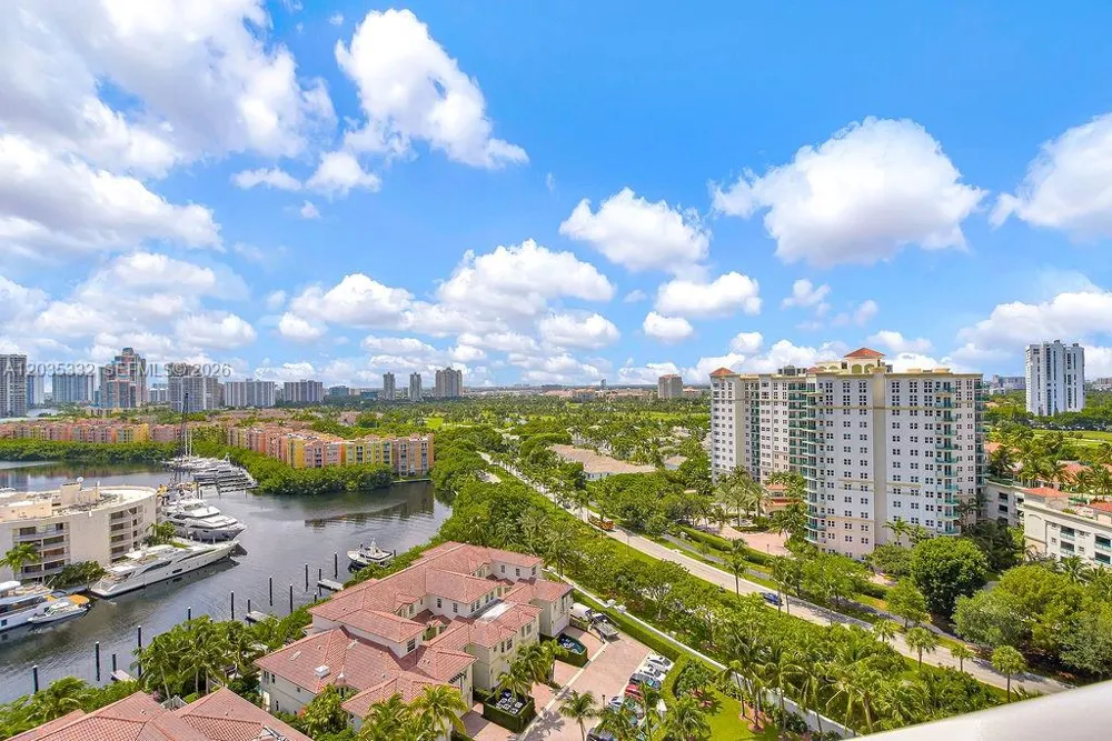19955 NE 38th Ct #1701 Aventura, FL 33180