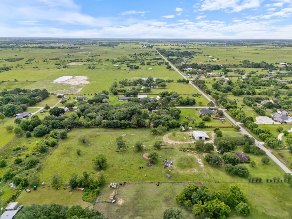 4711 Baker Road Needville, TX 77461