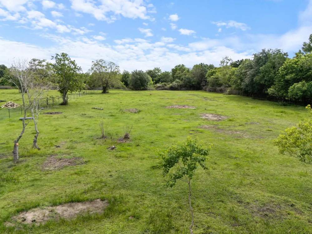 4711 Baker Road Needville, TX 77461