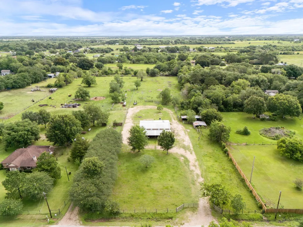 4711 Baker Road Needville, TX 77461