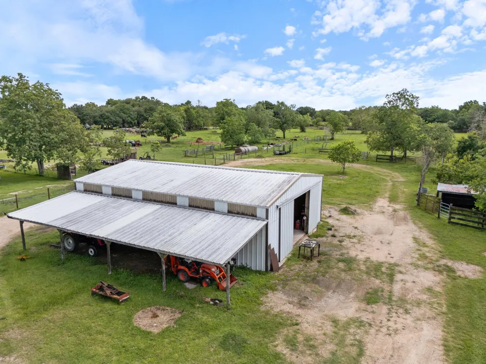 4711 Baker Road Needville, TX 77461