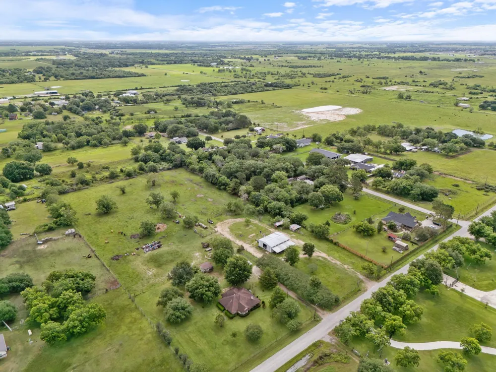 4711 Baker Road Needville, TX 77461