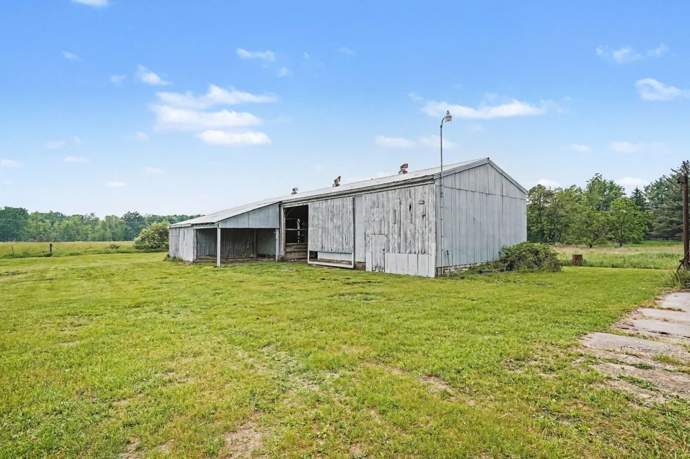 9700 Fenner Road Perry, MI 48872