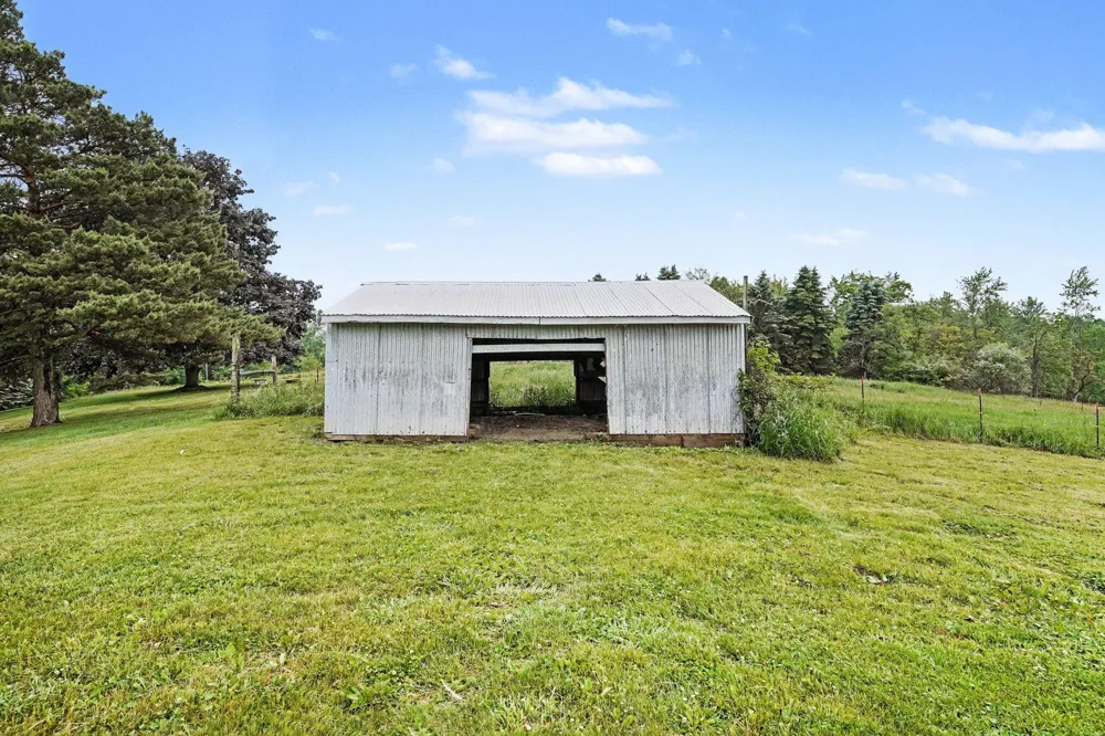 9700 Fenner Road Perry, MI 48872