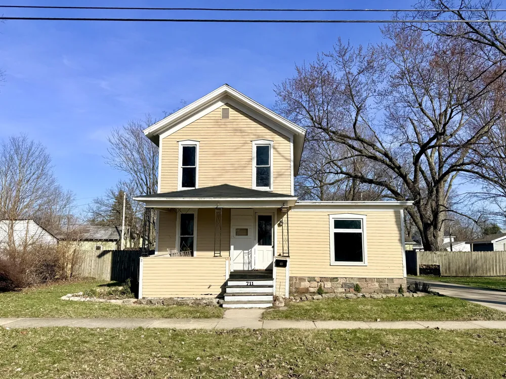711 Maple Street Three Rivers City, MI 49093