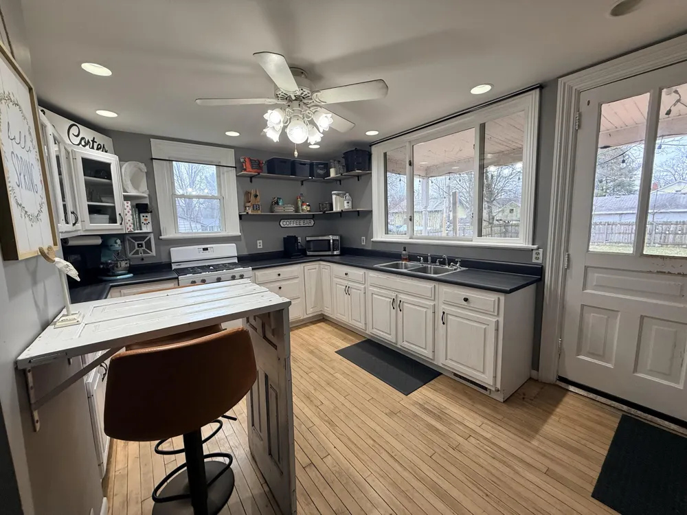 711 Maple Street Three Rivers City, MI 49093
