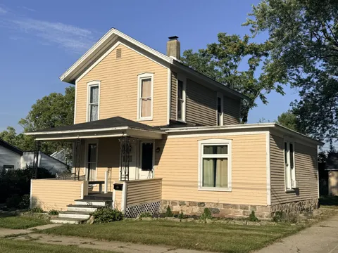 711 Maple Street