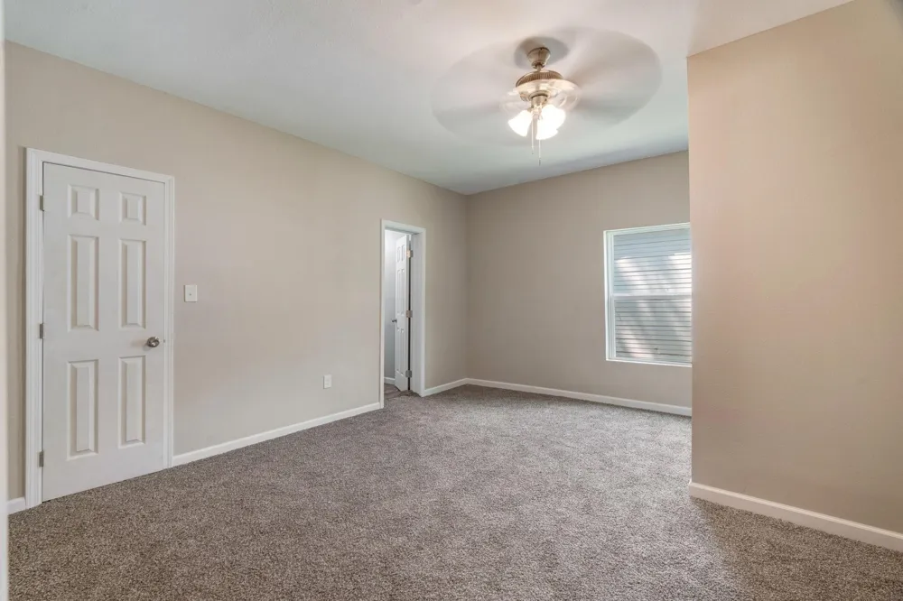562 SW 1ST Paris, TX 75460