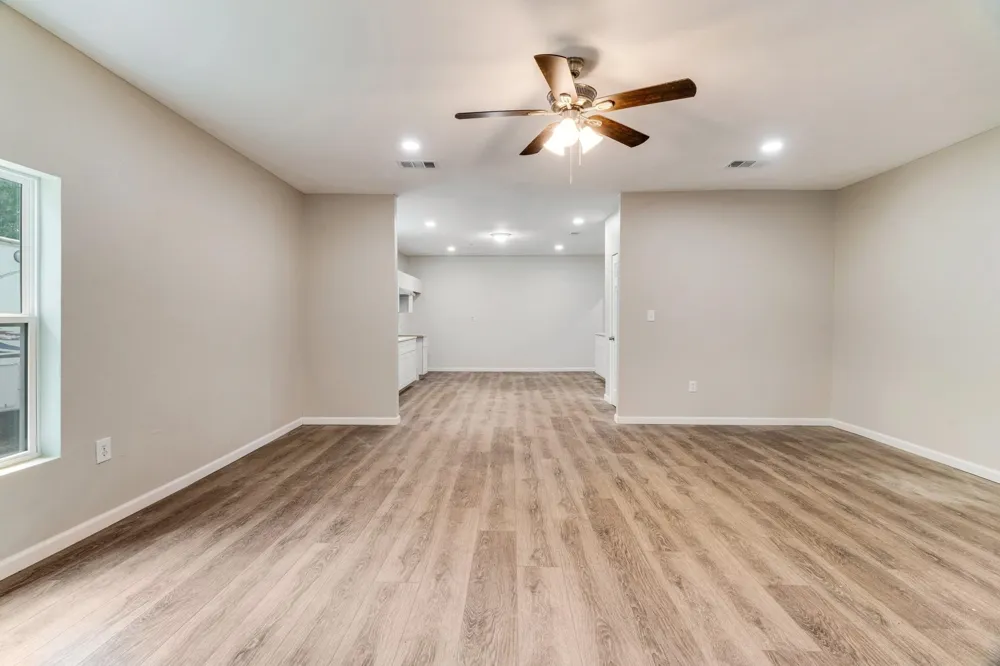562 SW 1ST Paris, TX 75460