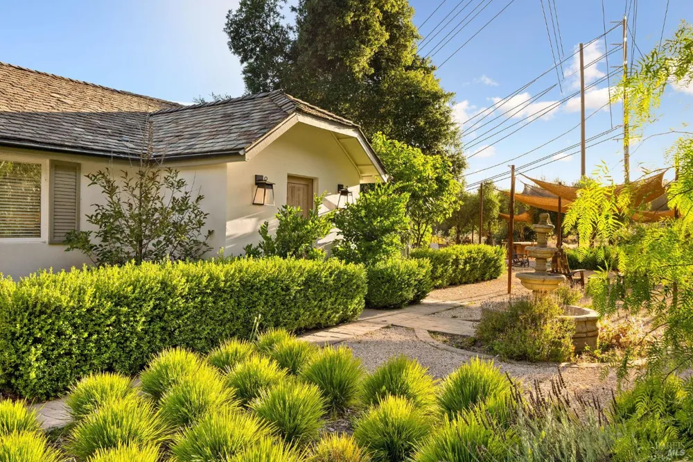 691 Silverado Trail S St. Helena, CA 94574