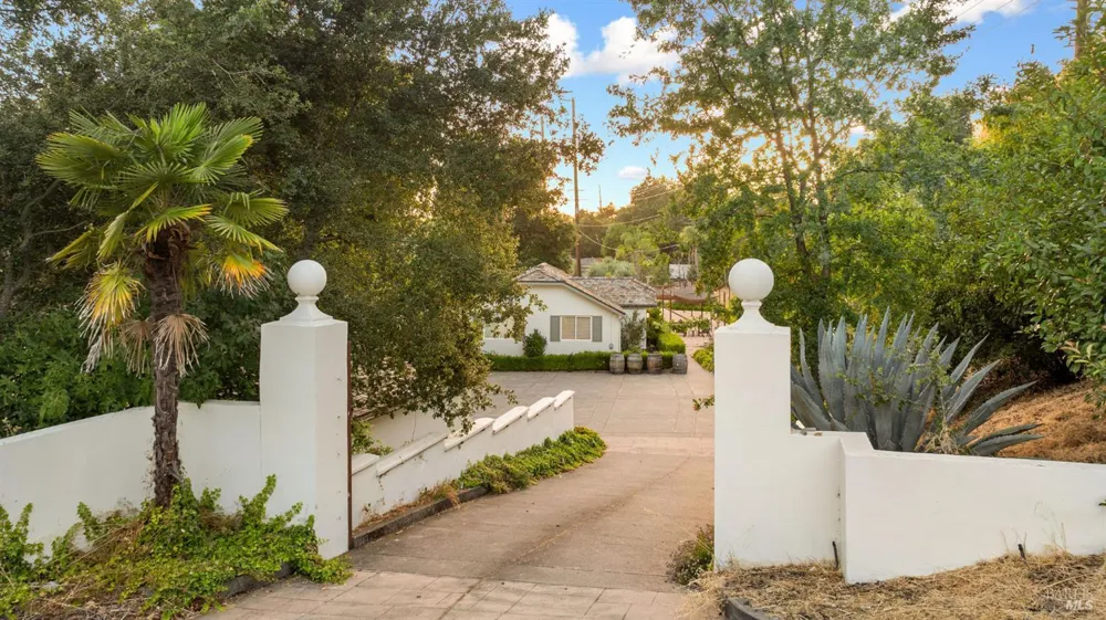 691 Silverado Trail S St. Helena, CA 94574