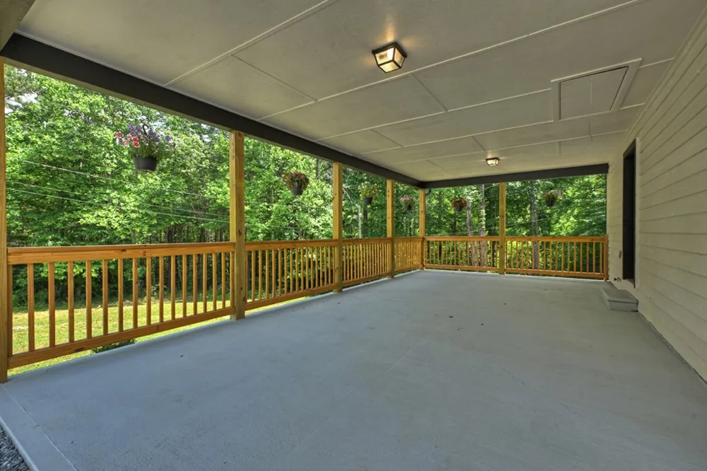 569 Number 20 Mine Road McCaysville, GA 30555