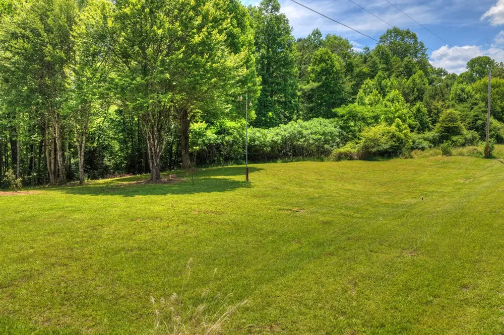 569 Number 20 Mine Road McCaysville, GA 30555
