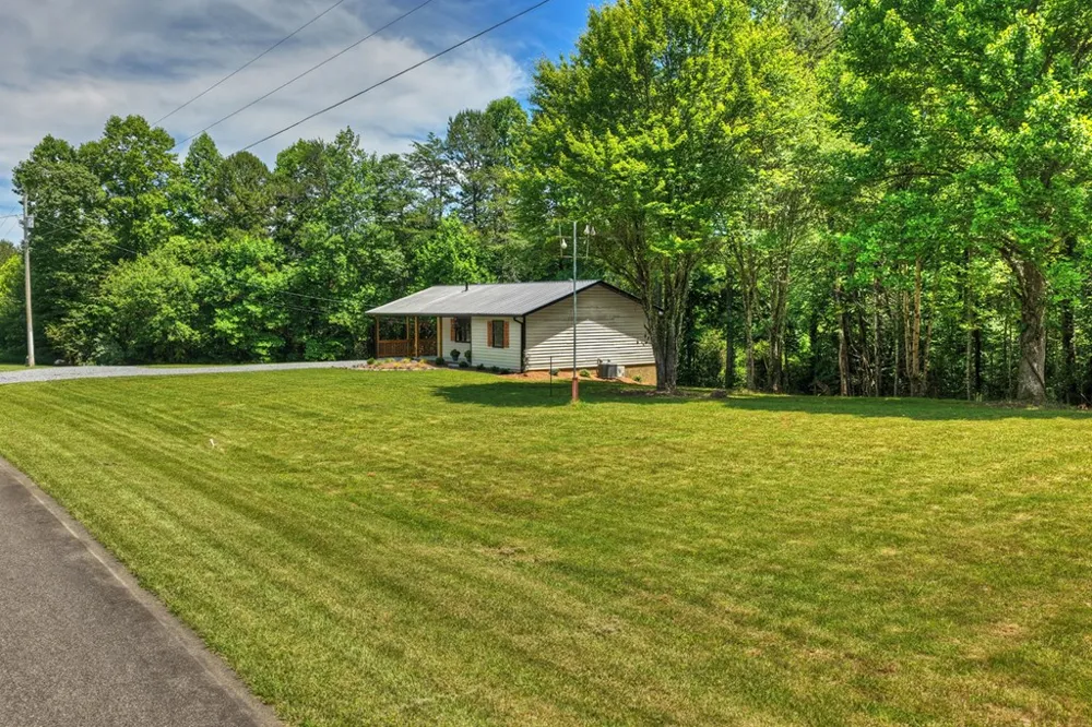 569 Number 20 Mine Road McCaysville, GA 30555