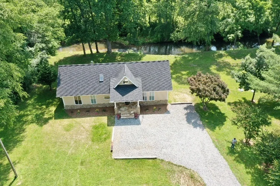 6389 Old Hwy 64 W Warne, NC 28909