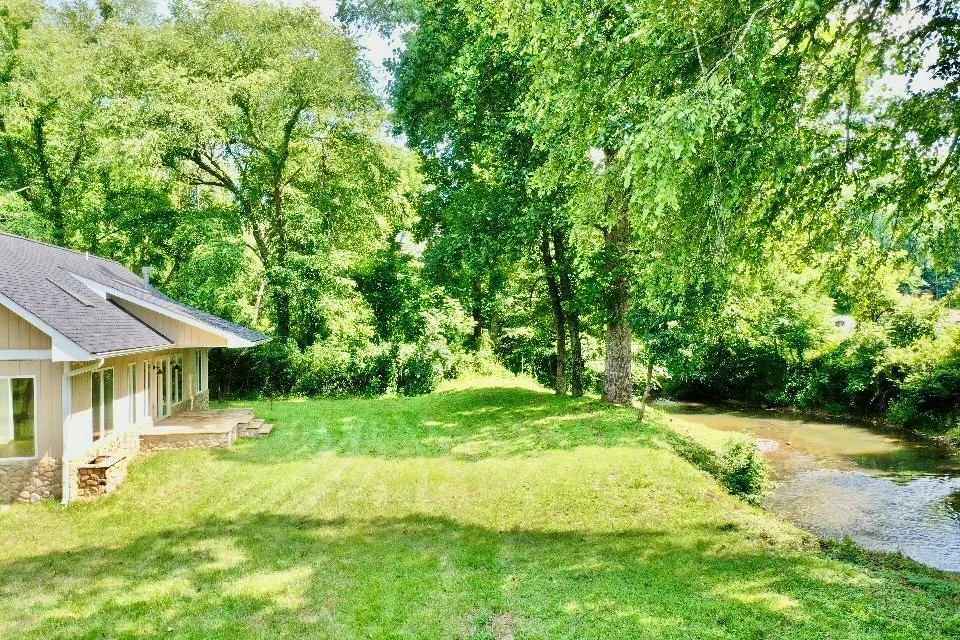 6389 Old Hwy 64 W Warne, NC 28909