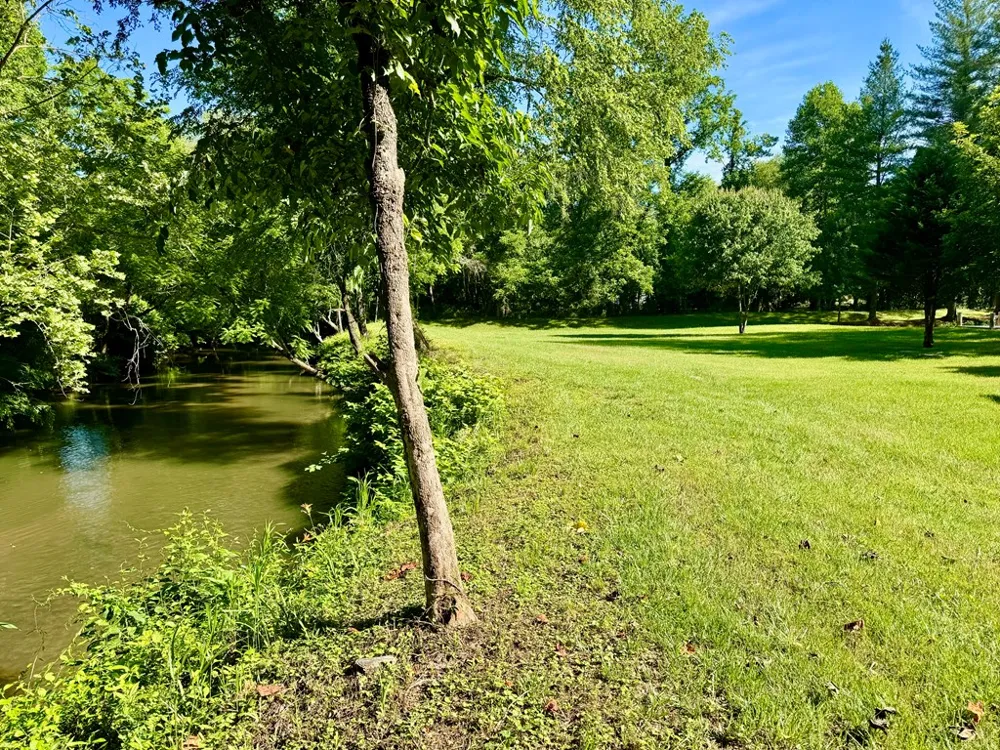 6389 Old Hwy 64 W Warne, NC 28909