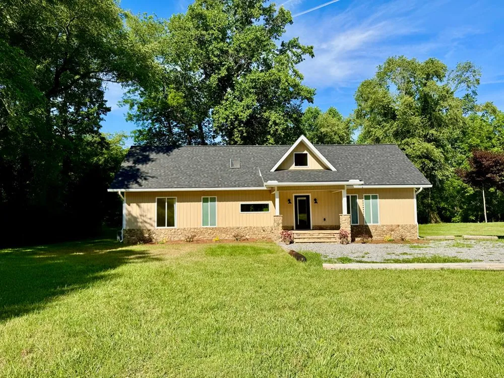 6389 Old Hwy 64 W Warne, NC 28909