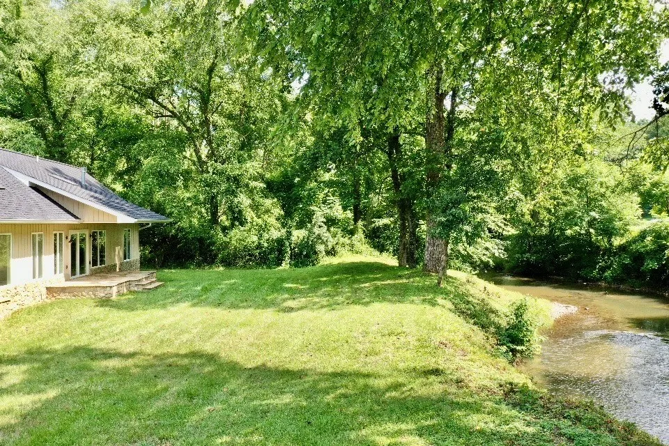 6389 Old Hwy 64 W Warne, NC 28909