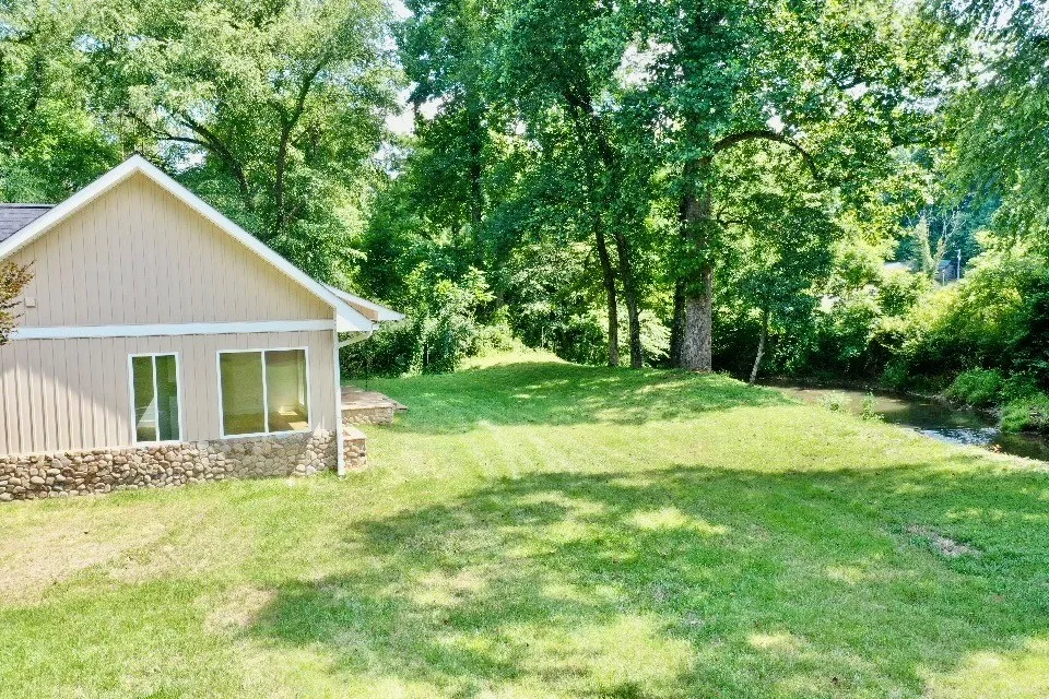 6389 Old Hwy 64 W Warne, NC 28909