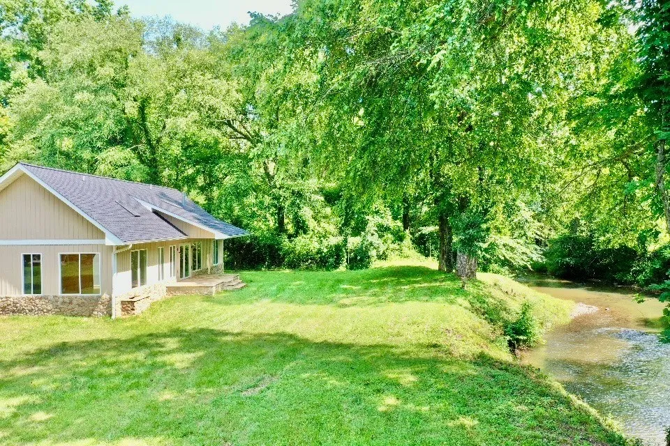 6389 Old Hwy 64 W Warne, NC 28909