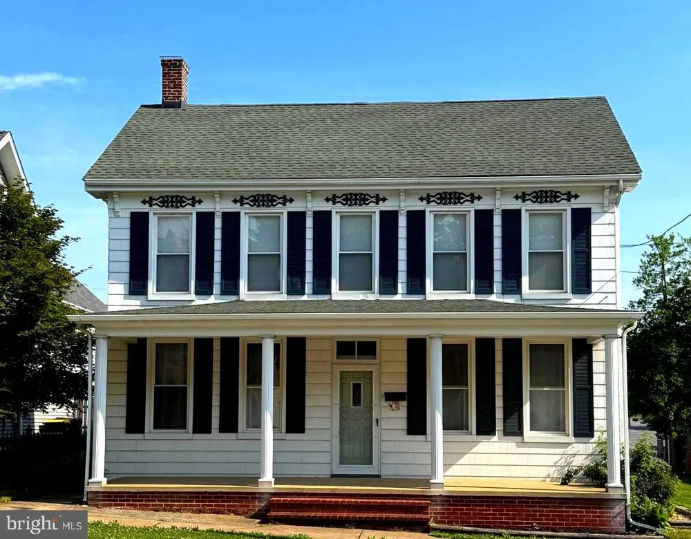 33 W FORREST AVENUE Shrewsbury, PA 17361
