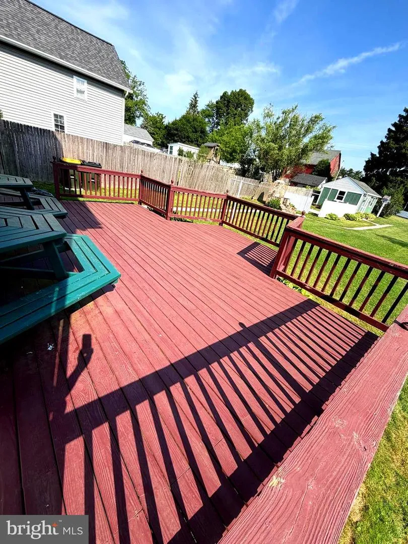 33 W FORREST AVENUE Shrewsbury, PA 17361