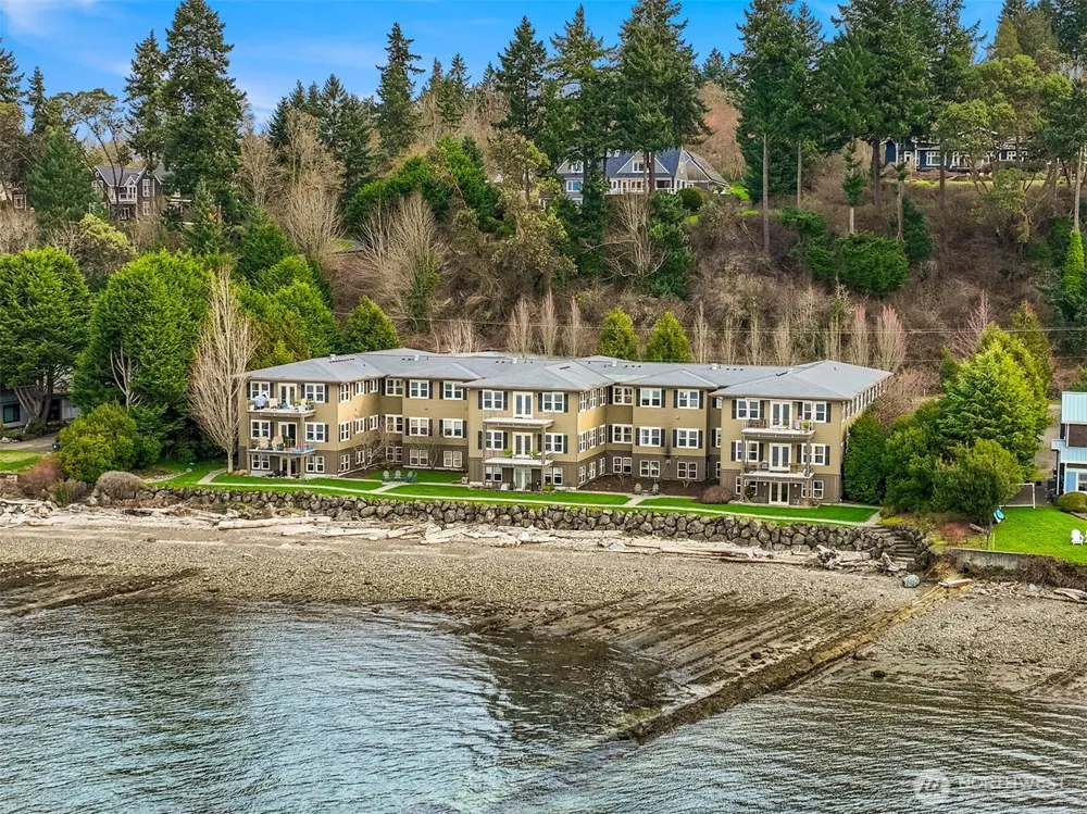 9551 NE South Beach Drive #3G Bainbridge Island, WA 98110