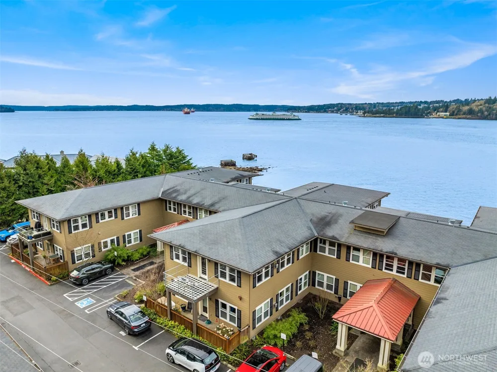 9551 NE South Beach Drive #3G Bainbridge Island, WA 98110