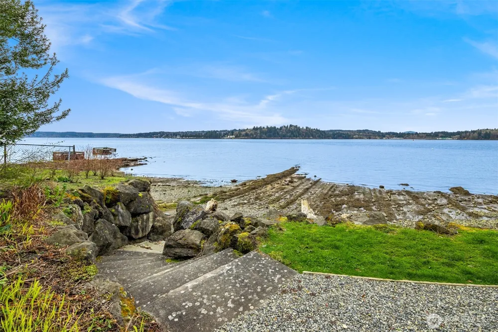 9551 NE South Beach Drive #3G Bainbridge Island, WA 98110