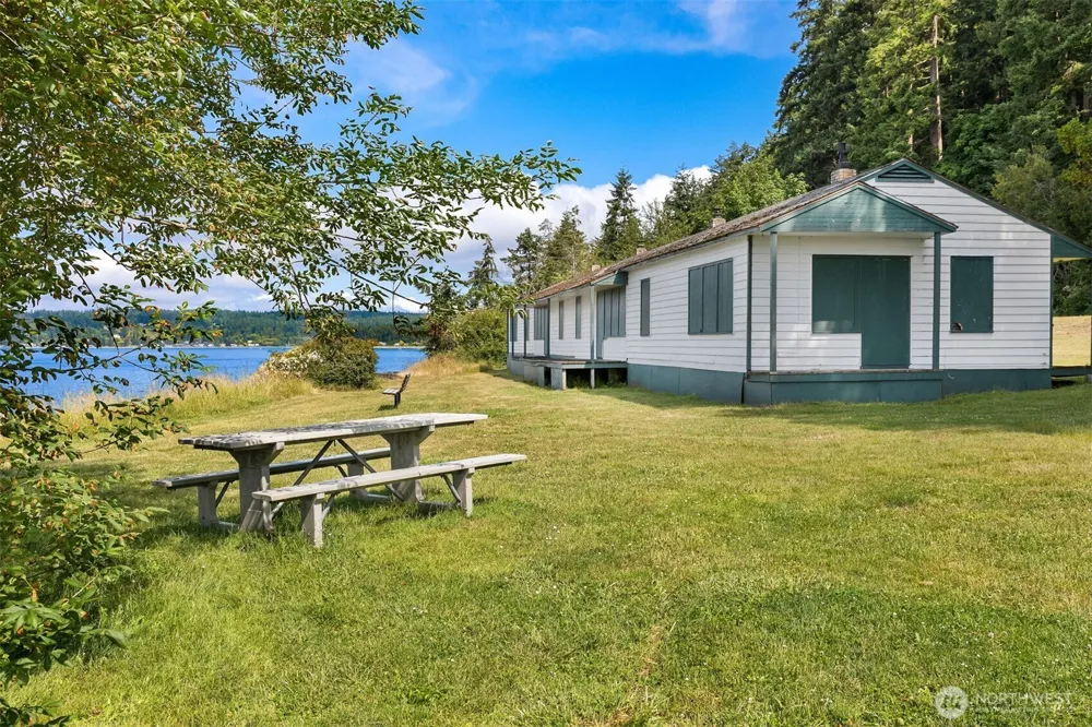 9551 NE South Beach Drive #3G Bainbridge Island, WA 98110